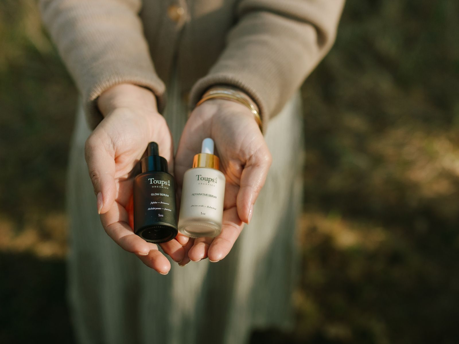 Key Differences Between the Reparative Serum and Glow Serum: When and How to Use Our Serums
