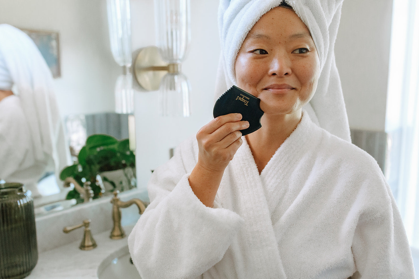 The Beauty Tool Guide: 8 Self-Care Tools for a Flawless Morning Routine